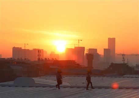 【媒體關注】新華網(wǎng)、人民網(wǎng)等媒體報道冶建公司戰(zhàn)高溫搶進度